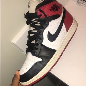 Jordan Black toe 1s